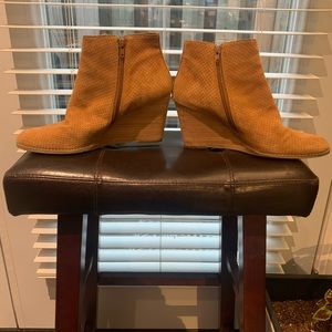 Susina Wedge Booties. Gently worn tan booties.